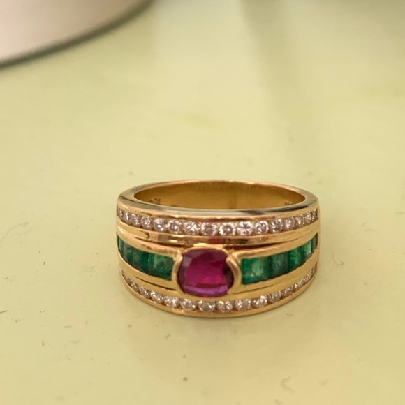 RING MADE FOR A PRINCESS!! - Picture 2 of 2